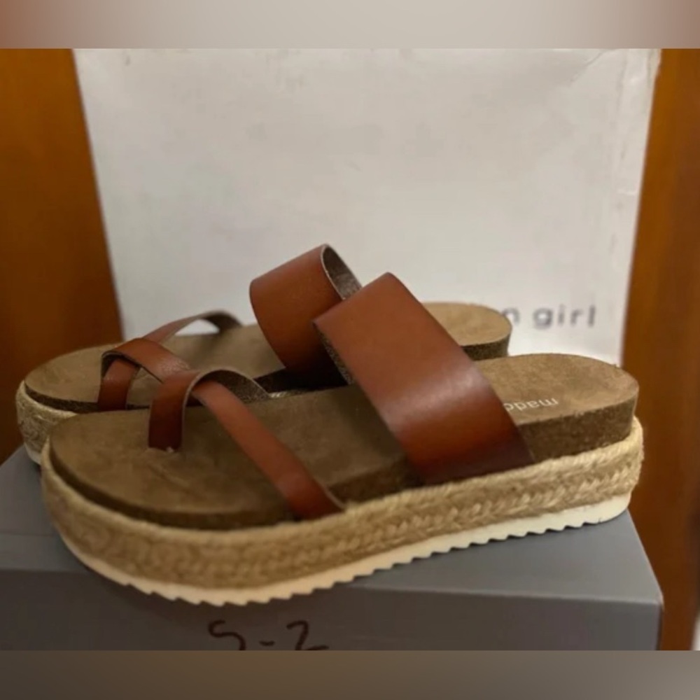 🆕 Madden Girl Brown Platform Sandals. 🇺🇸Last size 8